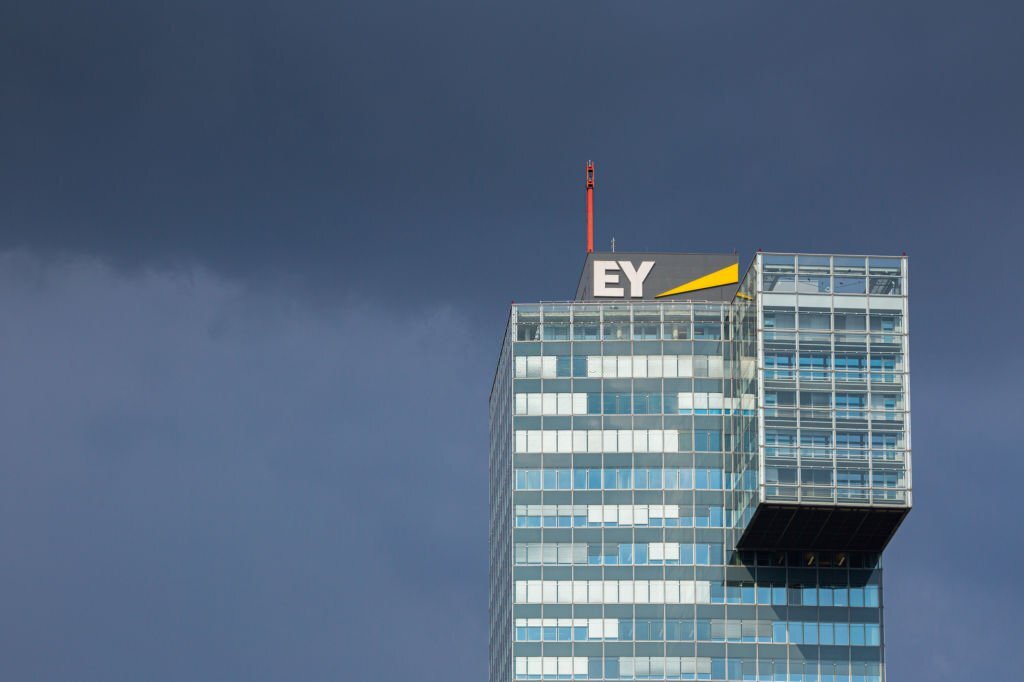 Ernst & Young Has Major Payroll ‘Error’: Employees’ Paychecks Reversed