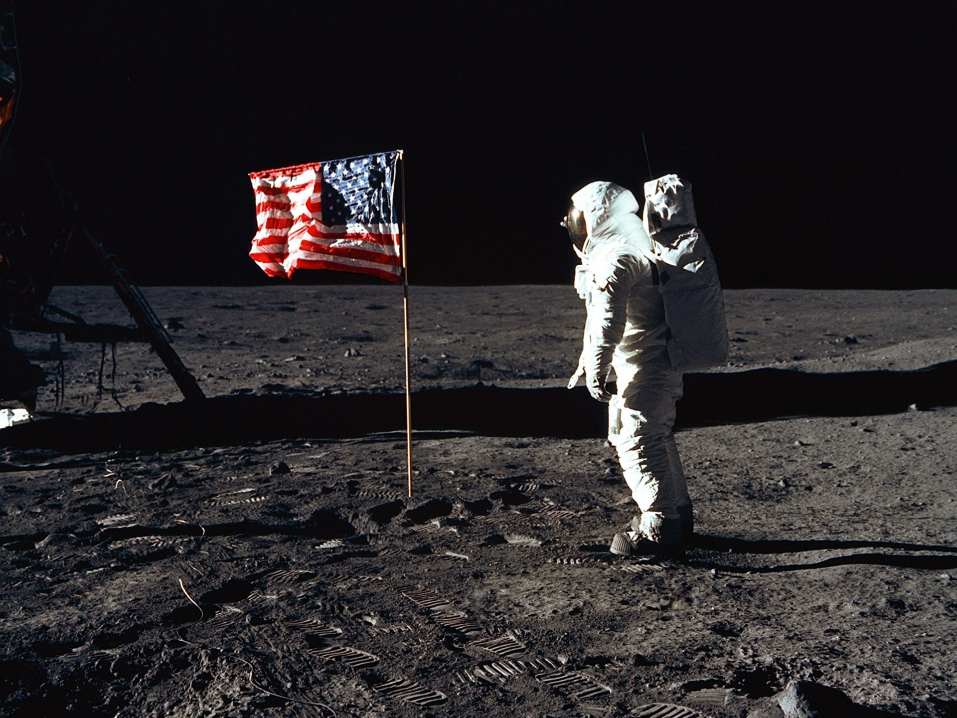 U.S. and Canadian Astronauts to Return to the Moon in 2024