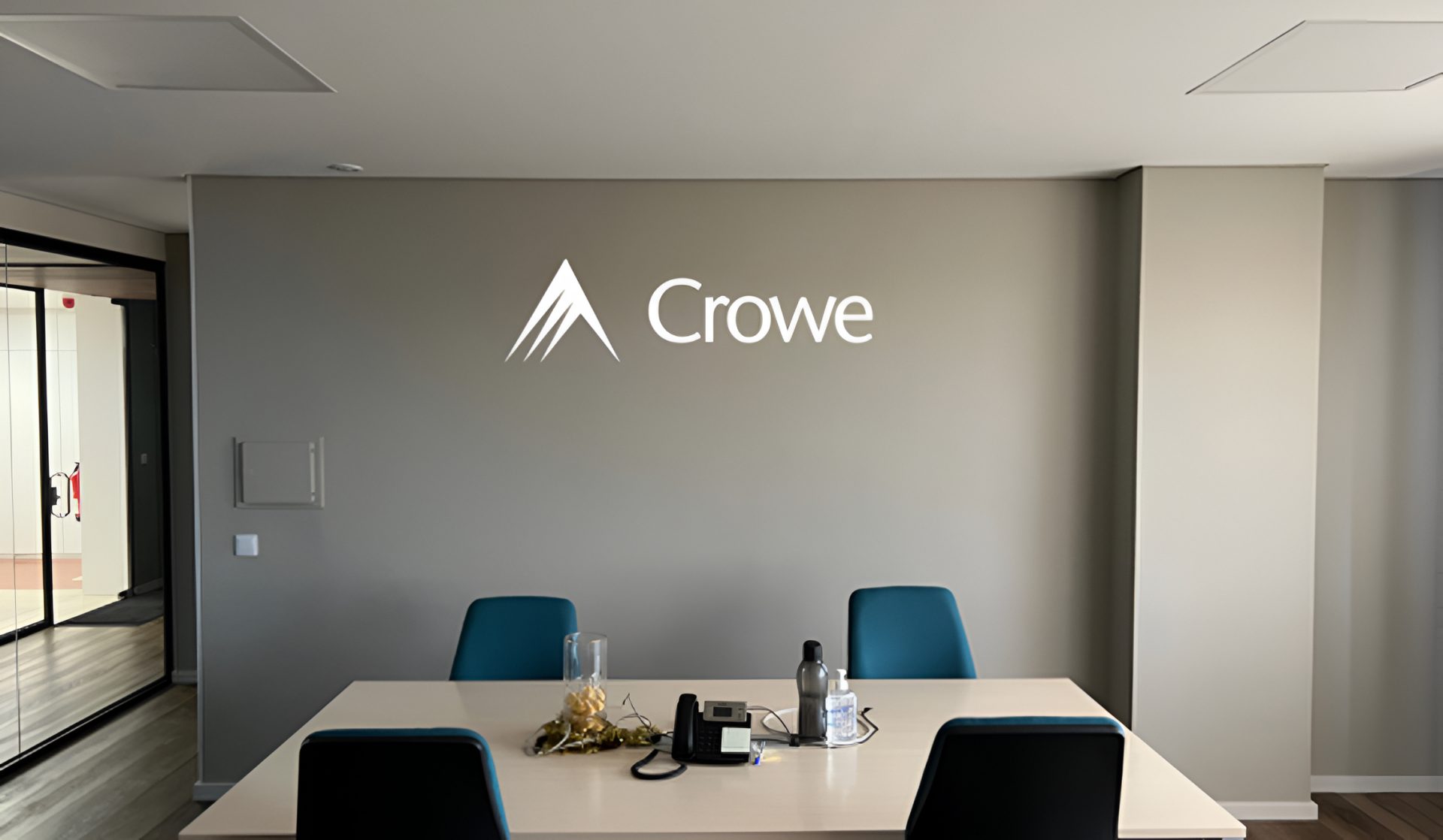 Crowe and Blue J Partner to Enhance GenAI-Enabled Tax Services