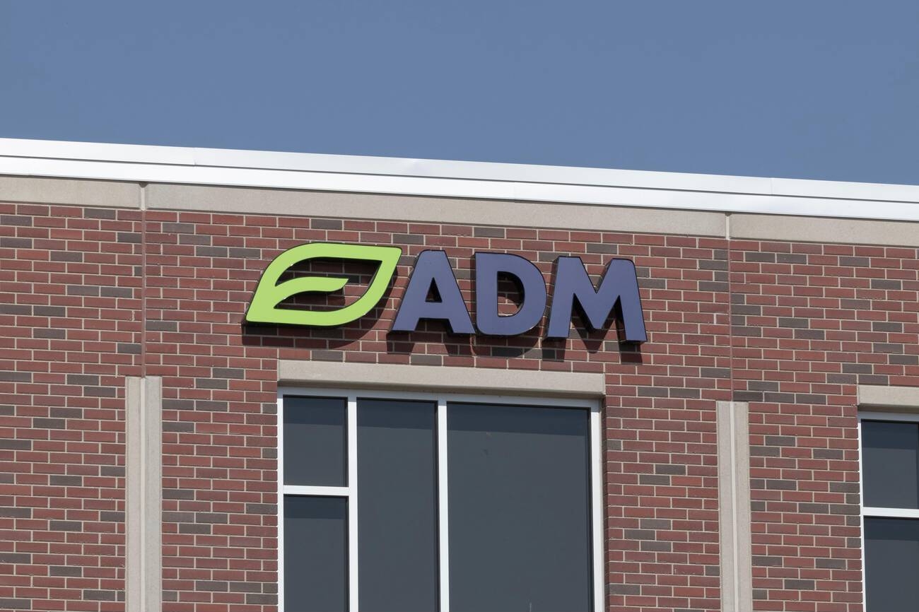 ADM Says Former CFO to Resign After Accounting Probe