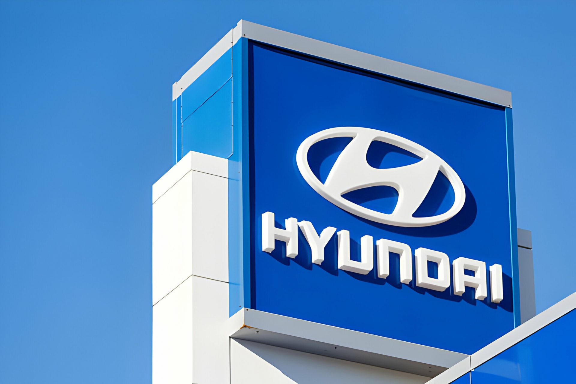 Hyundai Offers $7,500 Cash Bonus for EVs to Match U.S. Tax Credits