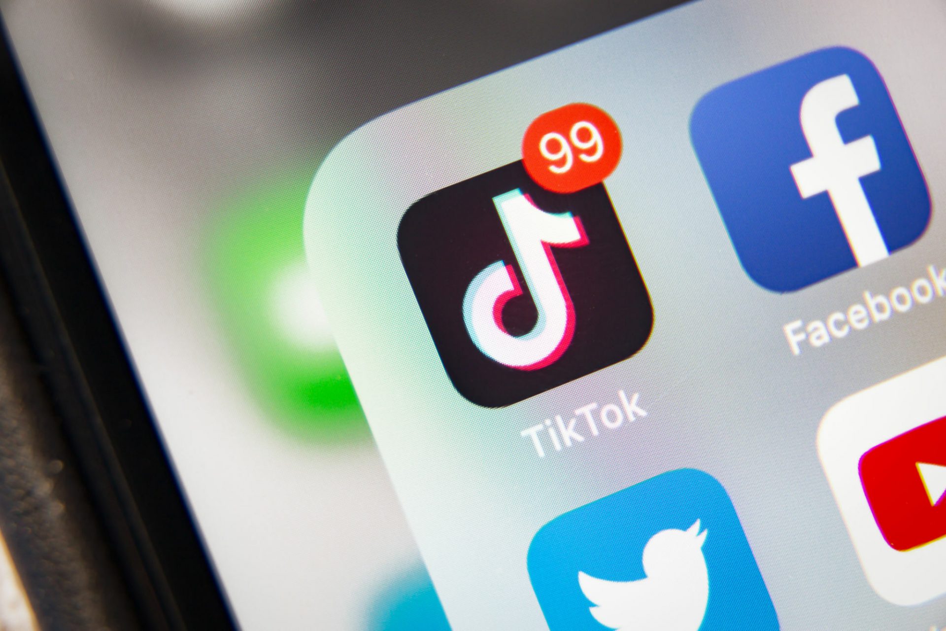 TikTok Ban Not Fully Enforced at the IRS, Report Finds