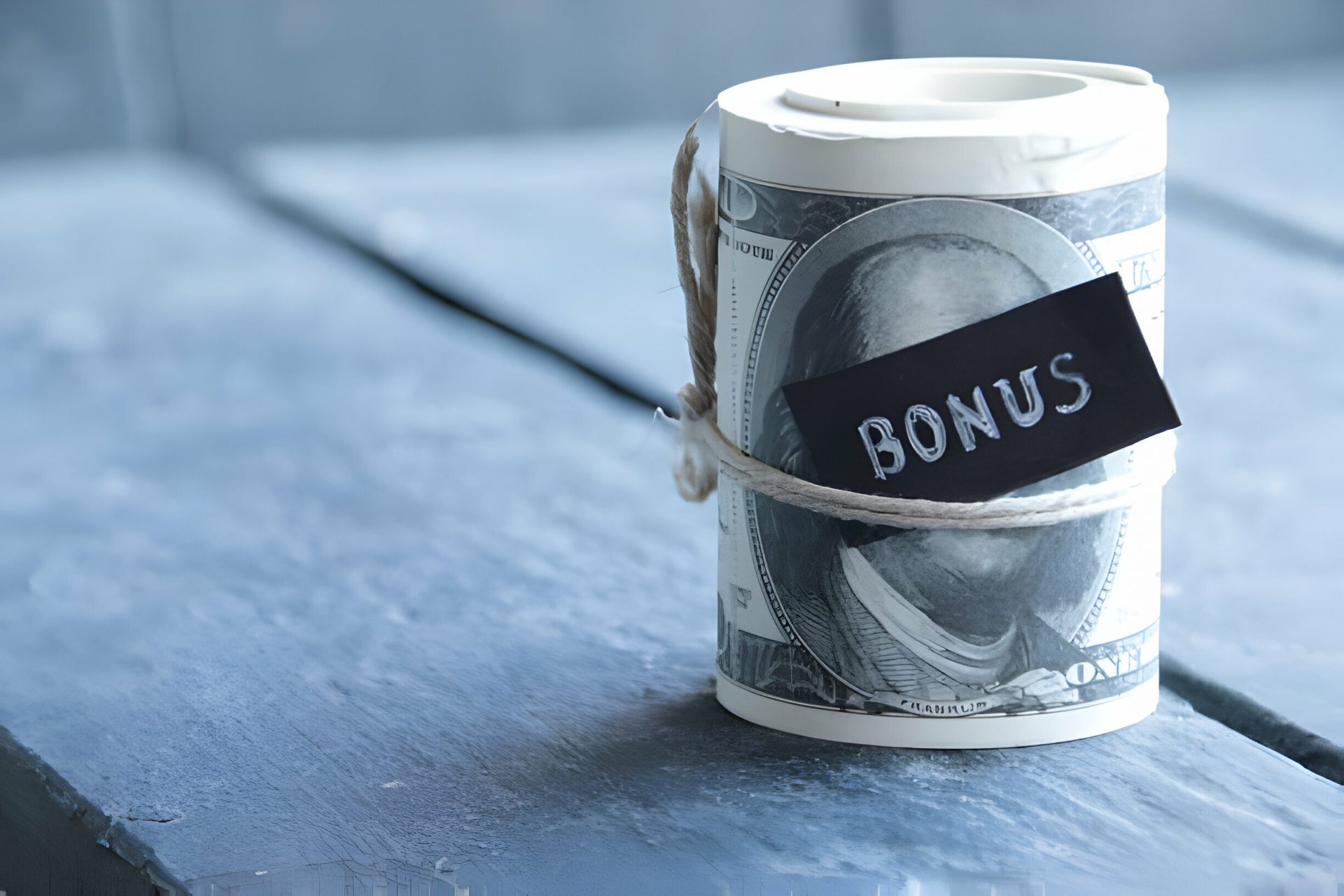 Year-End Bonuses Shrunk 21% in 2023