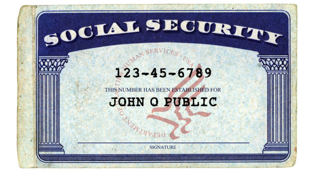 Social_Security_Card2_1_.561e690c2d1c1[1]